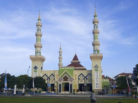 Gambar Masjid Agung Kota Tegal yang Megah