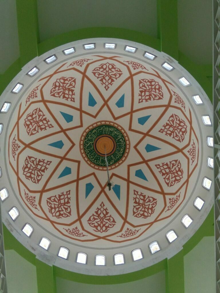 motif plafon kubah masjid