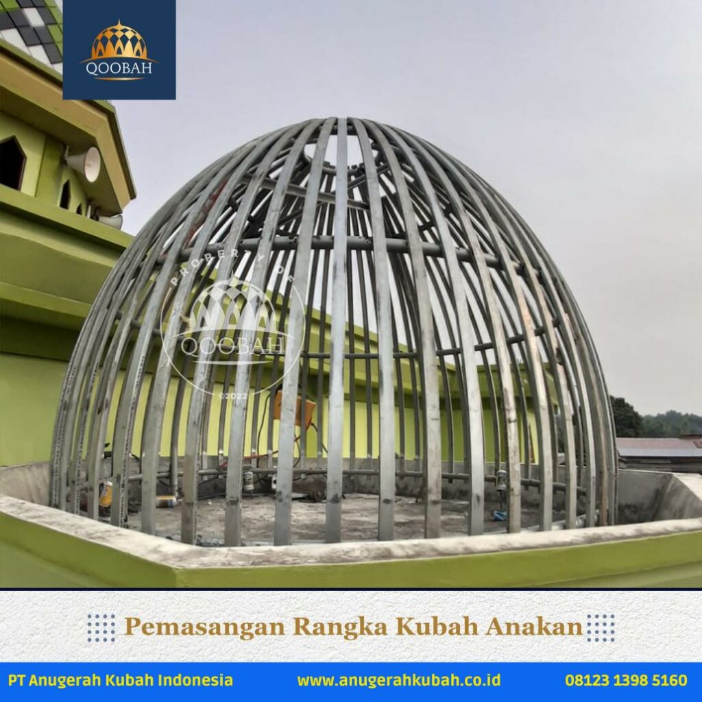 Masjid Jami Daruttaqwa Barito Anugerahkubah co id 3 Pemasangan Kubah di Masjid Jami' Daruttaqwa Barito Kalimantan Tengah